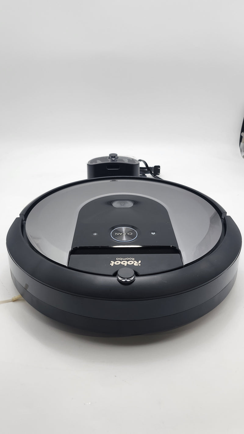 iRobot Roomba i8 Self-Emptying Vacuum Cleaning (No Clean Base) - Silver, Black Like New