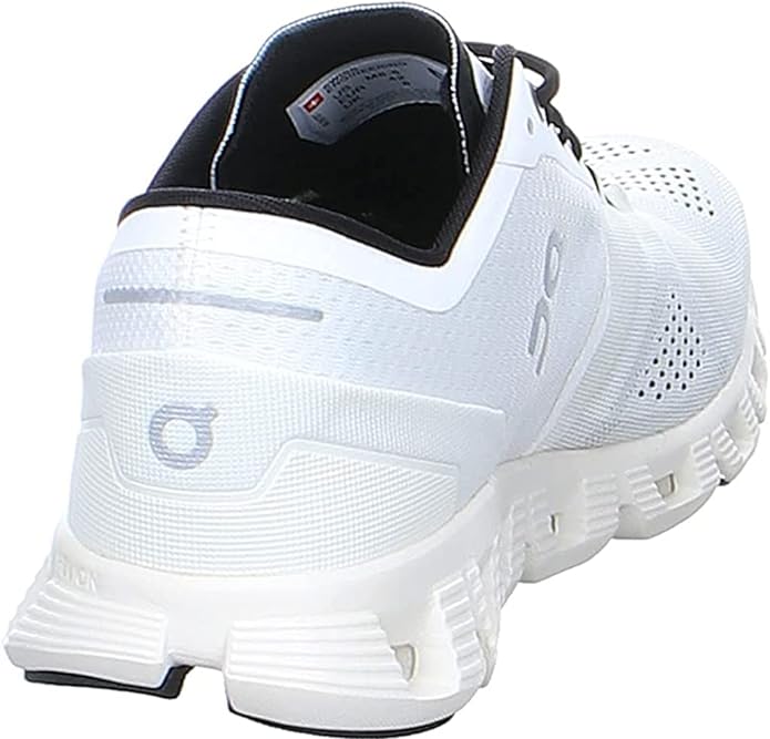 40.99707 On Running Men's Cloud Sneakers WHITE/BLACK 8 Like New