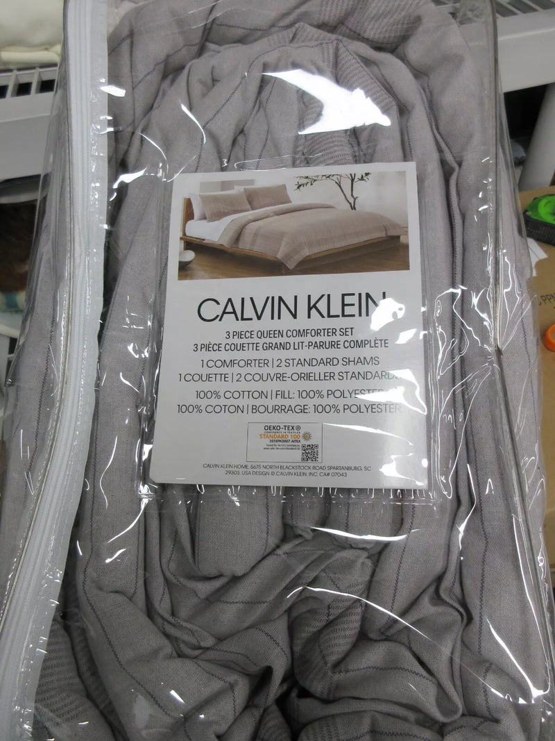 CALVIN KLEIN KING SIZE 3-PIECE COTTON REVERSIBLE STRIPE COMFORTER SET - GRAY - Like New