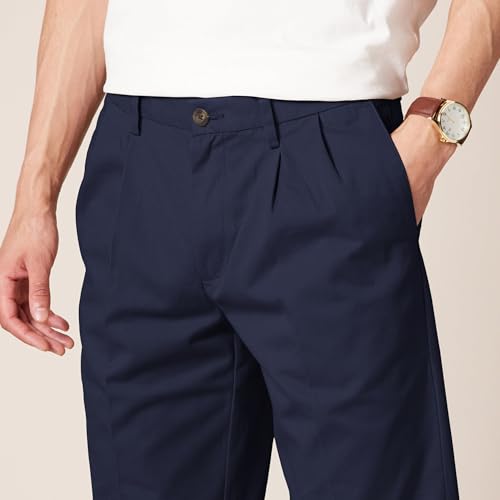AMAZON ESSENTIALS MEN'S CLASSIC-FIT WRINKLE-RESISTANT PLEATED CHINO PANT - Brand New