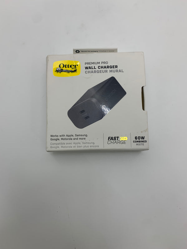 OTTERBOX PREMIUM PRO 60W GAN DUAL FAST CHARGER - BLACK - Like New