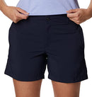 COLUMBIA WOMEN'S SILVER RIDGE OMNI-WICK SHORTS - SIZE WOMEN 6 - DARK NOCTURNAL - Brand New