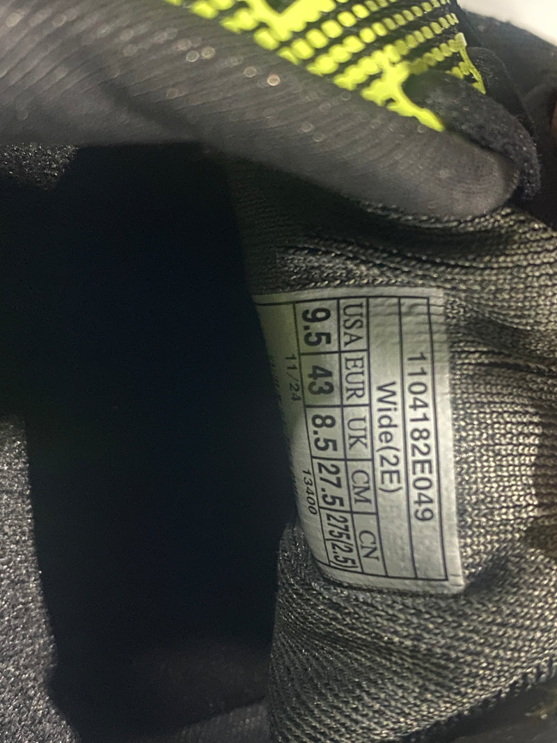 BROOKS GHOST 16 MENS RUNNING SHOES/ WIDE - SIZE: 9.5W - BLACK/MANDARIN RED/GREEN - Like New