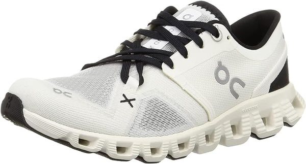 60.98697 ON RUNNING Cloud X 3 WOMEN WHITE/BLACK SIZE 9 Like New