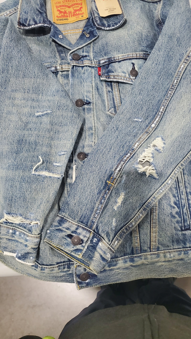 LEVI'S MEN'S REGULAR FIT NON-STRETCH DENIM TRUCKER JACKET - SIZE M - FALCON DX - Brand New