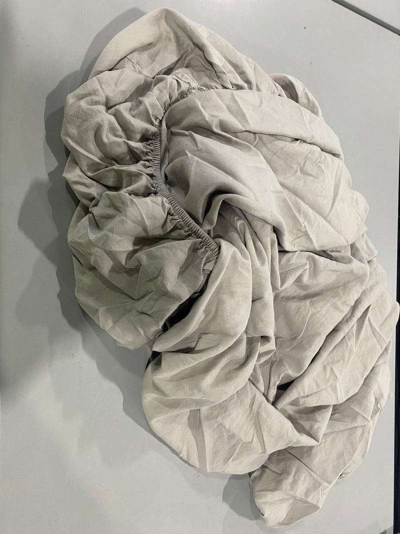 NOBLE HOUSE KING 300 THREAD COUNT SHEET SET - GRAY - Like New