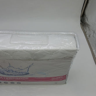 GENERIC WATERPROOF MATTRESS PAD - QUEEN - 60IN X 80IN X 12IN, POLYESTER - WHITE - Like New