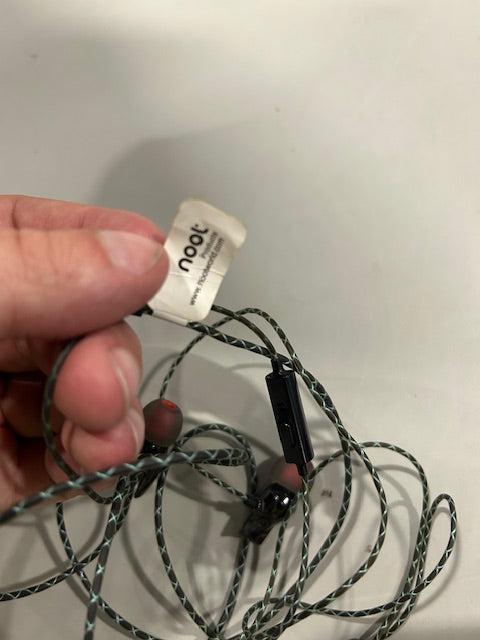NOOL BLACK WIRE EARBUDS - BLACK - Like New