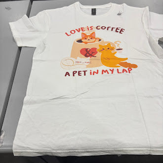 GILDAN LOVE IS COFFEE AND A PET IN MY LAP T SHIRT - SIZE: WOMEN M - WHITE - Like New