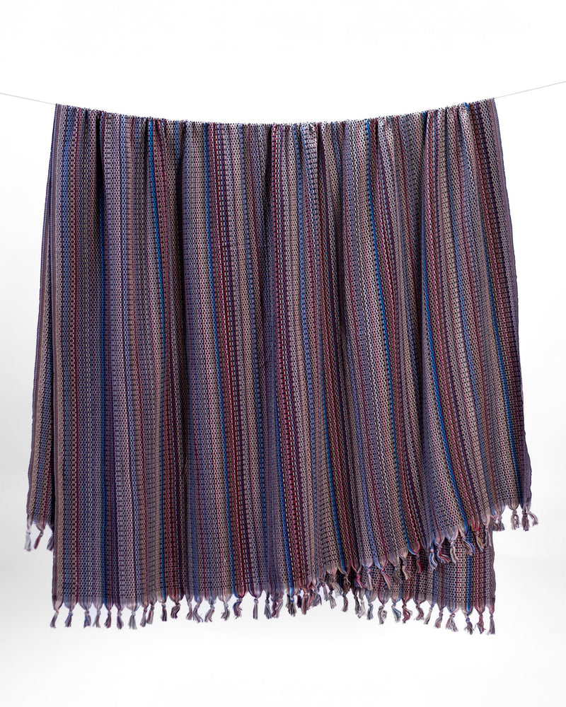 TEEMA LABYRINTH BLANKET 94" X 70" - BLACK (MULTICOLORED) - Like New