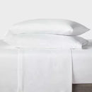 ROOM ESSENTIALS EASY CARE COTTON BLEND SATEEN FITTED SHEET, KING - WHITE - Like New