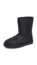 1016223 UGG WOMEN'S CLASSIC SHORT BOOT II - SIZE: WOMEN 7 - BLACK - Like New