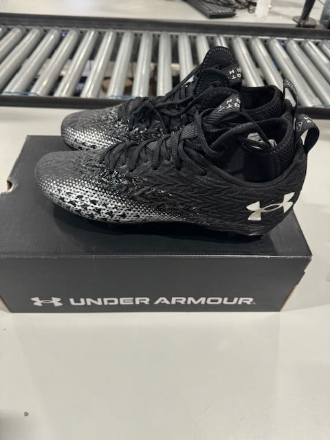 3026981 Under Armour Spotlight Clone 3.0 MC Mens Football Cleats, Size 11, Black - Like New