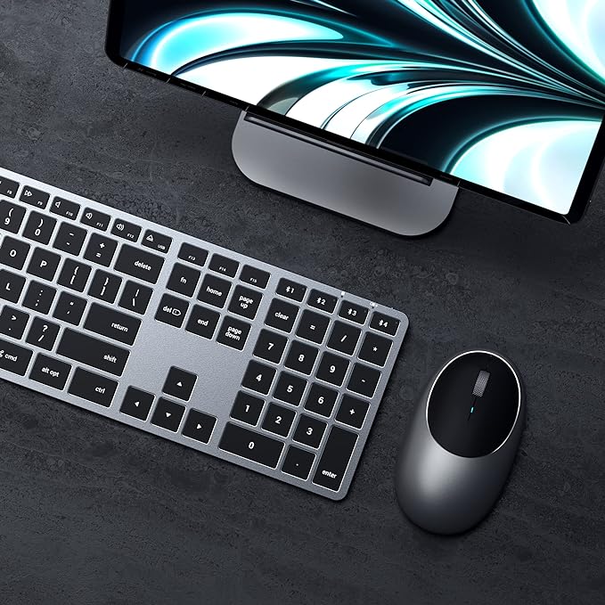 Satechi Slim X3 Backlit Keyboard Numeric Keypad CT-ZMX3M - Silver/Black Like New
