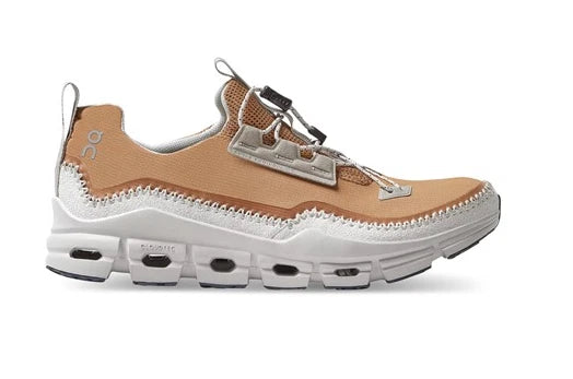 ON RUNNING CLOUDAWAY WOMEN'S SHOES - SIZE: WOMEN 7.5 - ALMOND/GLACIER - Like New