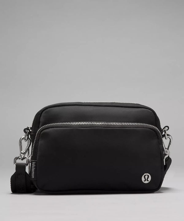LULULEMON EVERYWHERE CROSSBODY BAGMETAL HARDWARE ONE SIZE - BLACK - Like New