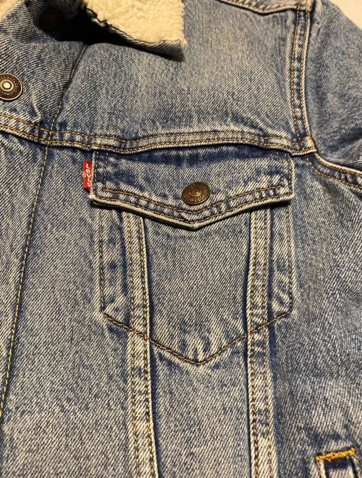 LEVI'S ORIGINAL SHERPA TRUCKER WOMEN'S DENMIN JACKET - SIZE: WOMEN L - BLUE - Like New
