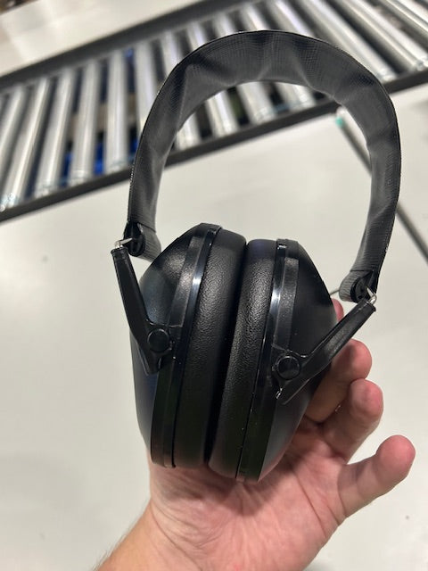 EMBLEM OUTDOOR BLACK EAR PROTECTION - BLACK - Like New