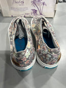 BLOWFISH MALIBU WOMENS FLOWER CANVAS UPPER FOAMED INSOLE - SIZE: 9 - GRAY GYPSY - Like New