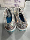 BLOWFISH MALIBU WOMENS FLOWER CANVAS UPPER FOAMED INSOLE - SIZE: 9 - GRAY GYPSY - Like New