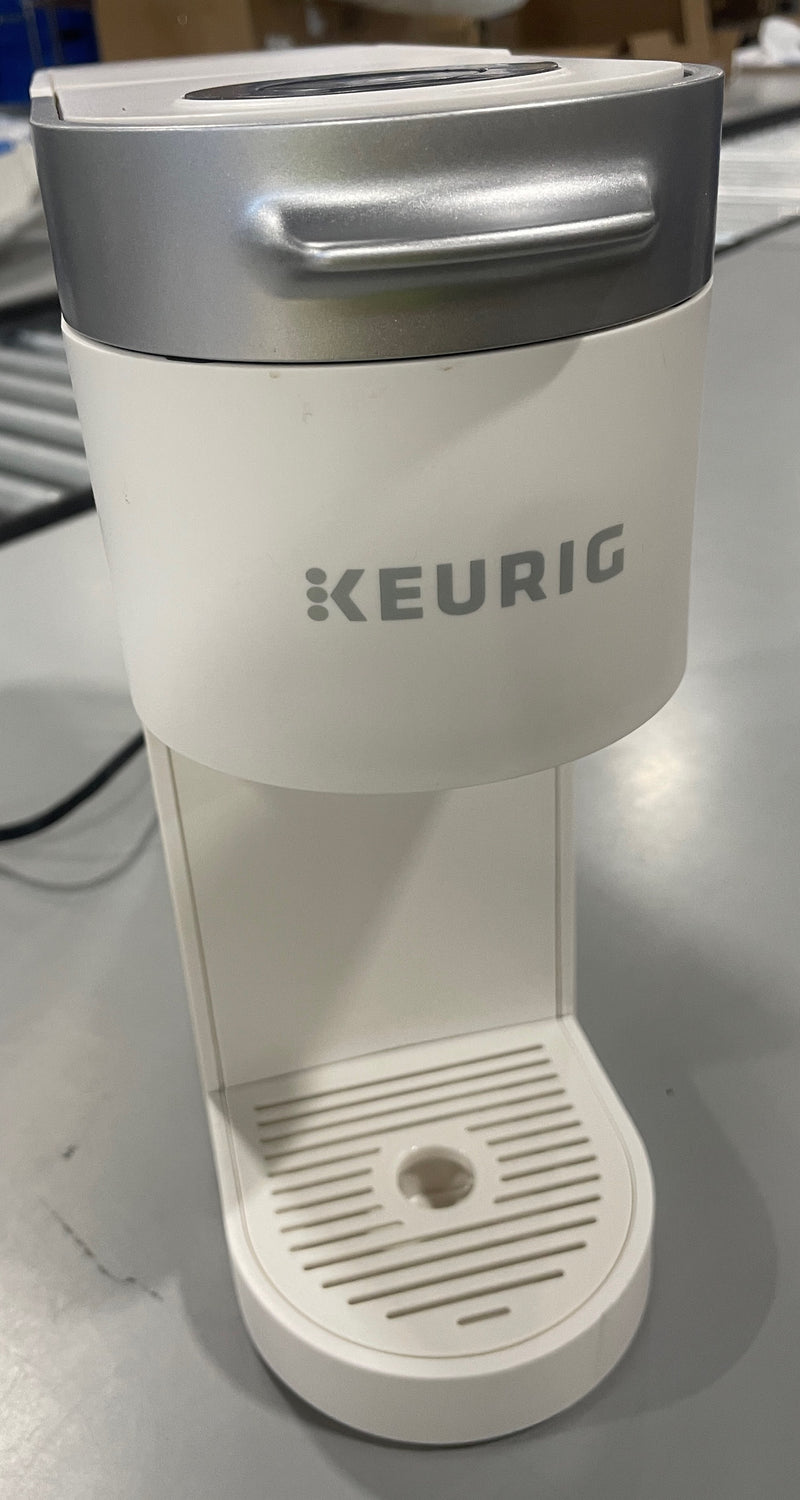 Keurig K-Iced Plus - White: Single-Serve Coffee Maker Brews Iced Coffee Fits - Like New