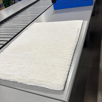 GENERIC KITCHEN OR HALLWAY RUG 5'3 X 2'1 - WHITE - Like New