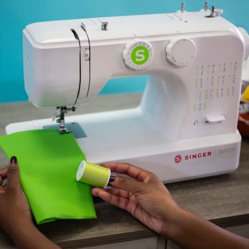 SINGER SEWING MACHINE WITH INCLUDED ACCESSORY KIT, 24 STITCHES, SIMPLE - GREEN - Like New