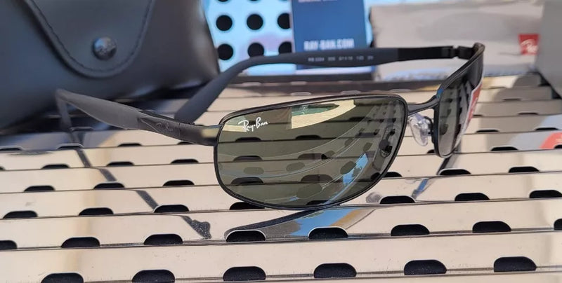 RAY BAN RB3254 PILOT MATTE BLACK FRAME GREEN LENSES 61MM - BLACK/GREEN - Like New