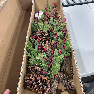ARTIFICIAL RED BERRY STEMS PINE BRANCHES FOR CHRISTMAS - GREEN - Like New