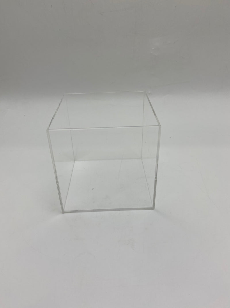 THYLE ACRYLIC SQUARE VASES 5" X 5" X 5" FOR EVENT PARTY, CEREMONY - CLEAR - Like New