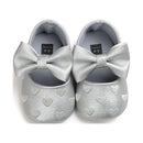 ELEANOS NEWBORN BABY GIRLS SOFT SOLED BOW-KNOT CRIB SHOES SIZE: YOUTH L - SILVER - Like New