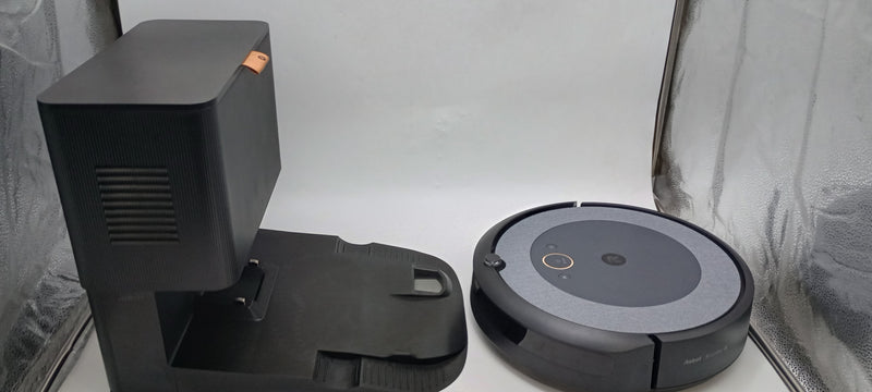 IROBOT ROOMBA SPEC: IROBOT ROOMBA COMBO I5 ROBOT VACUUM & MOP - NEUTRAL GRAY - Like New