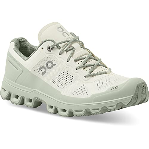 22.99618 ON Running Women Cloudventure White/Moss Size 8.5 - Scratch & Dent