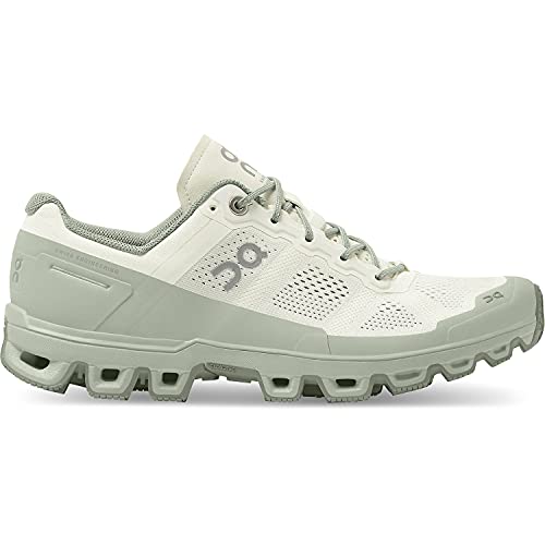 22.99618 ON Running Women Cloudventure White/Moss Size 8.5 - Scratch & Dent