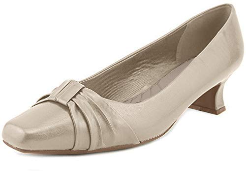 40-8614 Easy Street Women Sandal Waive Bone Medium Size 8.5 - Like New