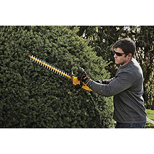 DEWALT 20V MAX CORDLESS HEDGE TRIMMER 5.0 AH 22" (DCHT820P1) - BLACK/YELLOW - Like New