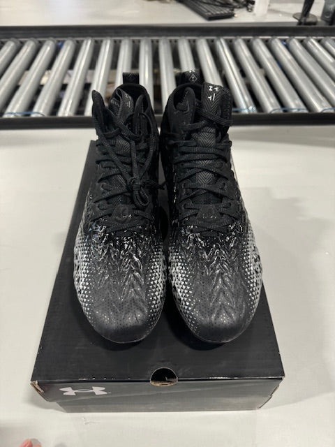 3026981 Under Armour Spotlight Clone 3.0 MC Mens Football Cleats, Size 11, Black - Like New