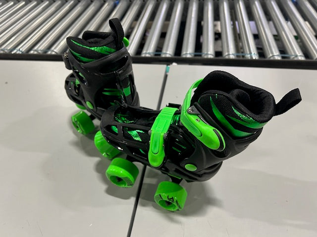 ROLLER DERBY GREEN WIRE KIDS' ADJUSTABLE QUAD SKATES -SIZE: S 12-2 - BLACK/GREEN - Like New