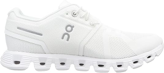 59.98373 On Women's Cloud 5 Sneakers Undyed-White/White 7 - Scratch & Dent