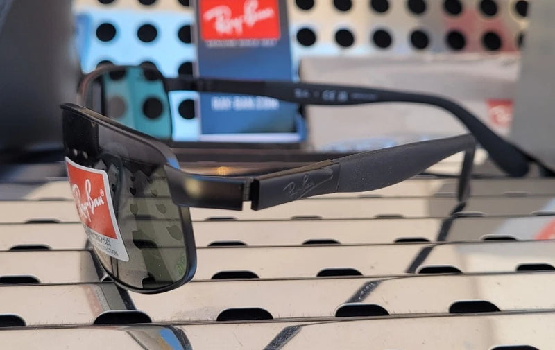 RAY BAN RB3254 PILOT MATTE BLACK FRAME GREEN LENSES 61MM - BLACK/GREEN - Like New