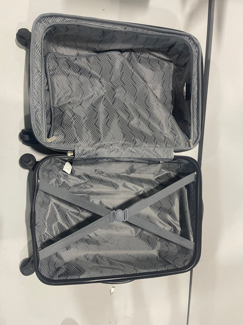 TRAVELERS CLUB 20" CARRY-ON SPINNER LUGGAGE - NAVY BLUE - Like New