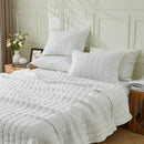 DAWSON COLLECTION DAWSON SEERSUCKER 3 PIECE TEXTURED QUILT SET KING - WHITE - Like New
