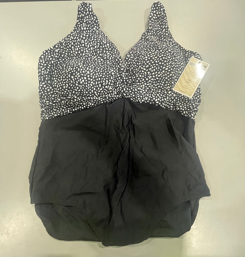 CARIBBEAN SAND WOMENS ONE PIECE SWIMSUIT - SIZE: WOMEN 24W - BLACK/WHITE - Like New