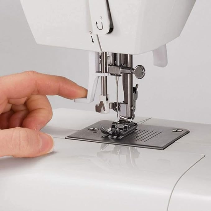 SINGER Simple 2263 23-Stitch Sewing Machine - White Like New