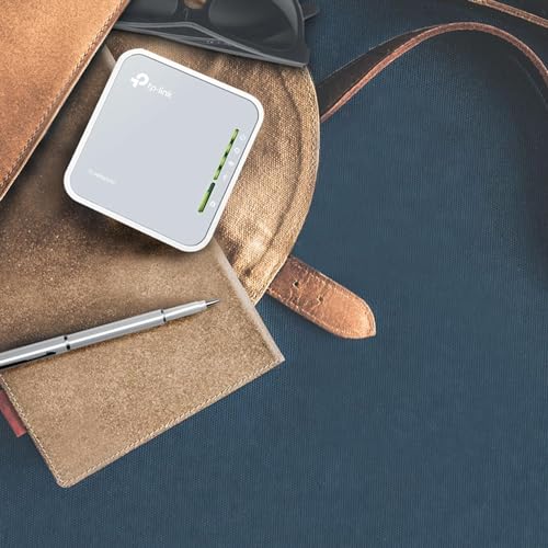 TP-LINK AC750 Wireless Portable Nano Travel RouterTL-WR902AC - White/Gray - Like New