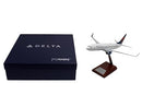 SkyMarks Elite 1:100 Scale Delta 737-800 Airplane Model plane - Cherry - Like New