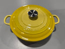 LE CREUSET ENAMELED CAST IRON SIGNATURE ROUND DUTCH OVEN LID, 3.5 QT - YELLOW - Like New