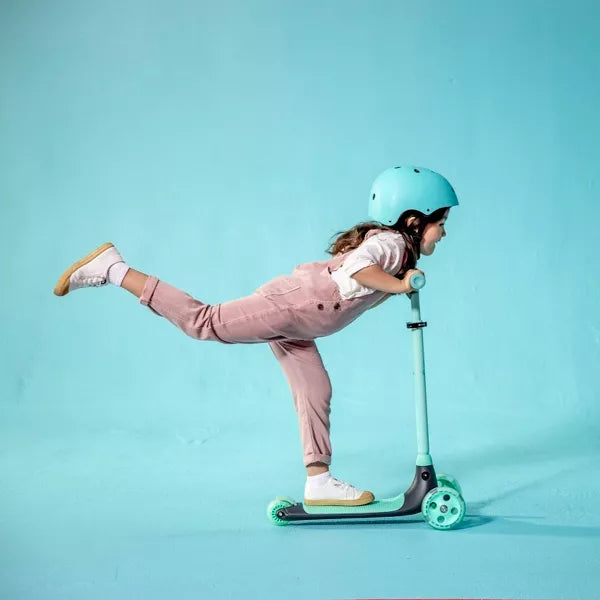 YVOLUTION Y GLIDER KIWI 3 WHEEL KICK SCOOTER WITH LIGHT-UP WHEELS - TEAL - Like New