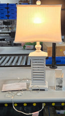 GENERIC SYTLECRAFT LAMP, TWIST-KNOB ACTIVATION, W/ 800LM LED BULB - WHITE - Like New