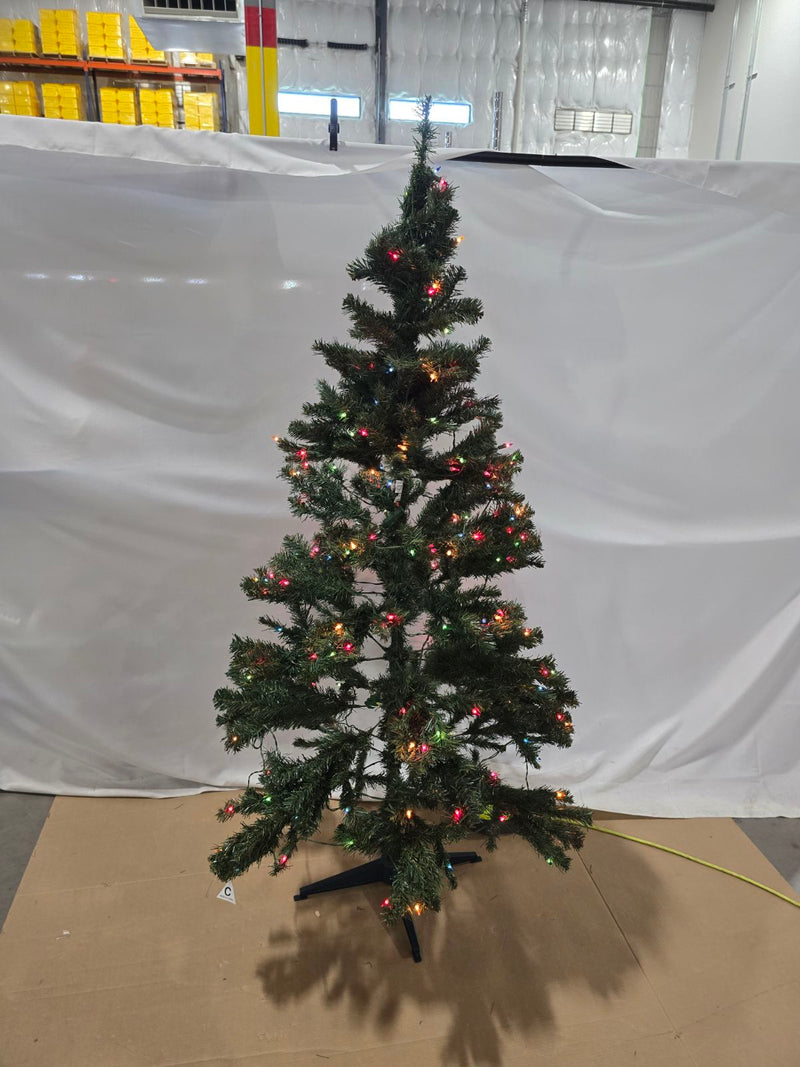 GENERIC ARTIFICIAL CHRISTMAS TREE 6FT -GREEN - Like New